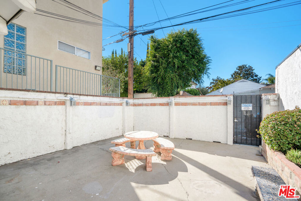 4445 Tujunga Avenue Property Photo 31
