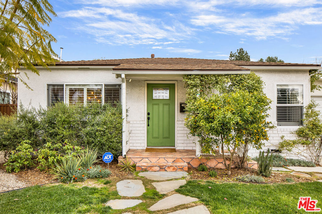 1024 N Naomi Street Property Photo 1