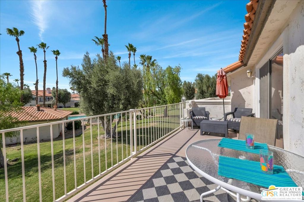 688 Vista Lago Circle Property Photo 1