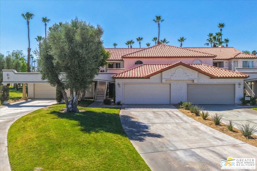 688 Vista Lago Circle Property Photo 5