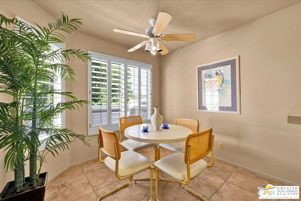 688 Vista Lago Circle Property Photo 11