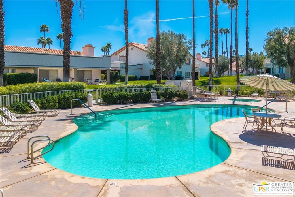 688 Vista Lago Circle Property Photo 14