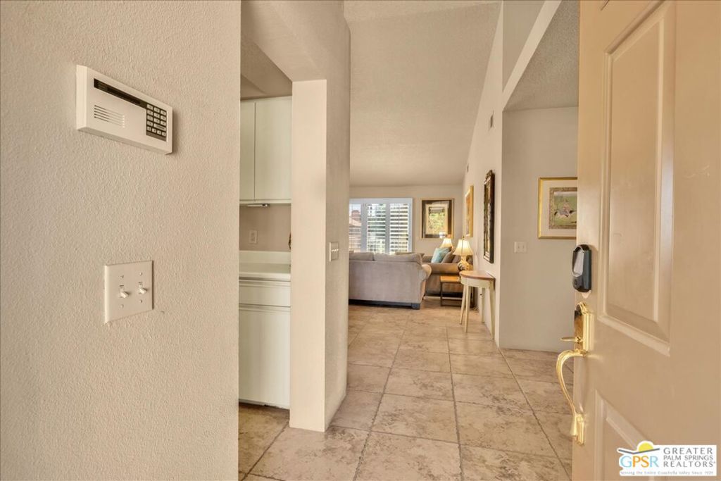 688 Vista Lago Circle Property Photo 16