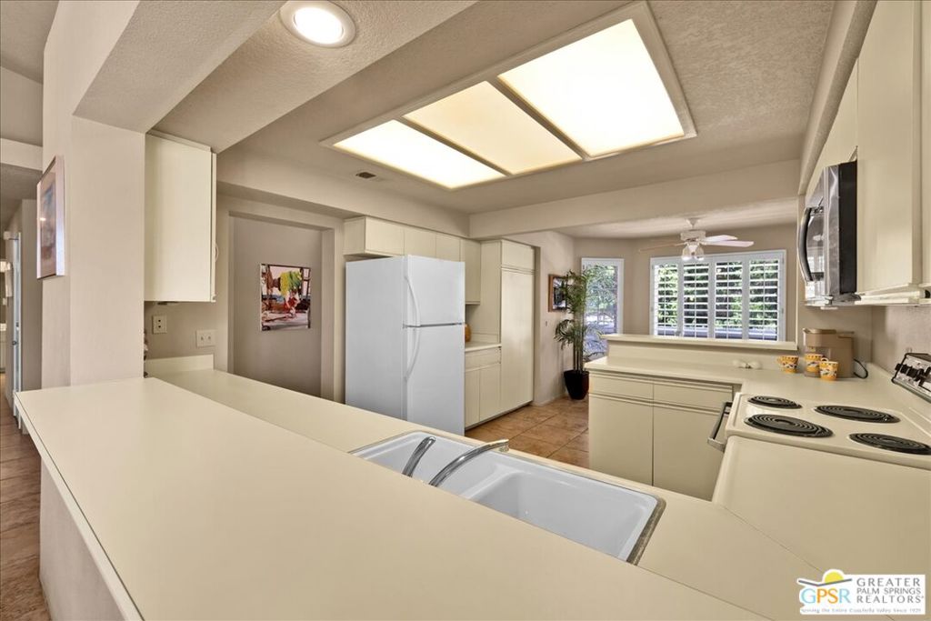 688 Vista Lago Circle Property Photo 20