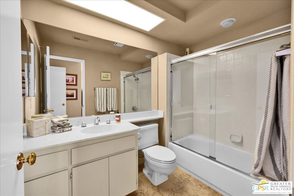 688 Vista Lago Circle Property Photo 25