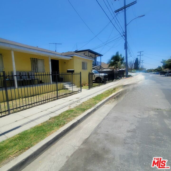 1854 E 92nd Street Property Photo 4
