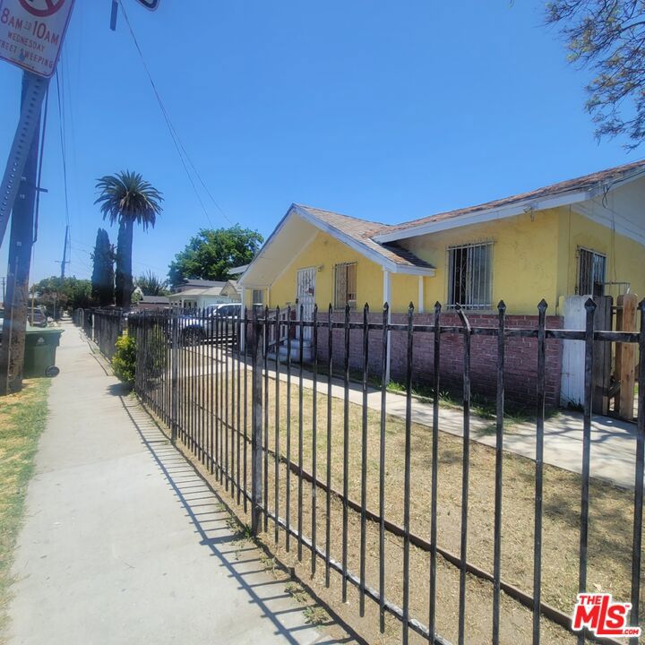 1854 E 92nd Street Property Photo 5