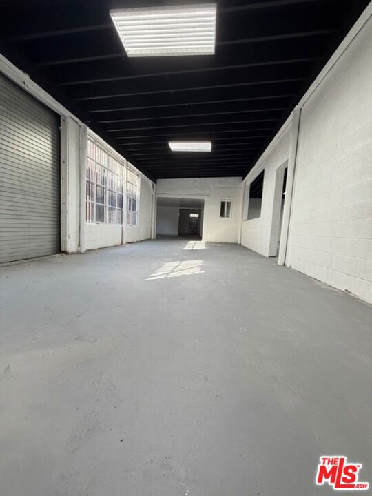 4435 S Santa Fe Avenue Property Photo 12