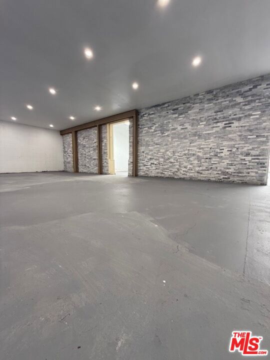 4435 S Santa Fe Avenue Property Photo 14