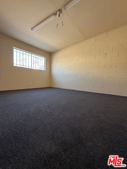 4435 S Santa Fe Avenue Property Photo 20