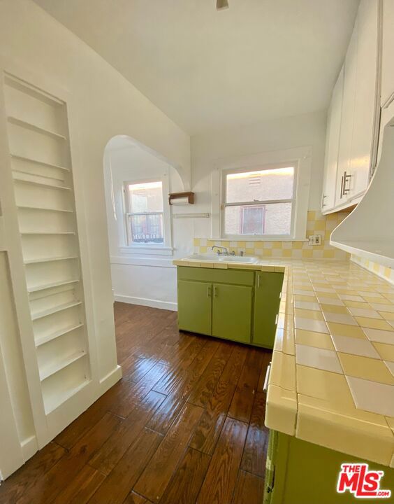 1523 W 65th Street Property Photo 7