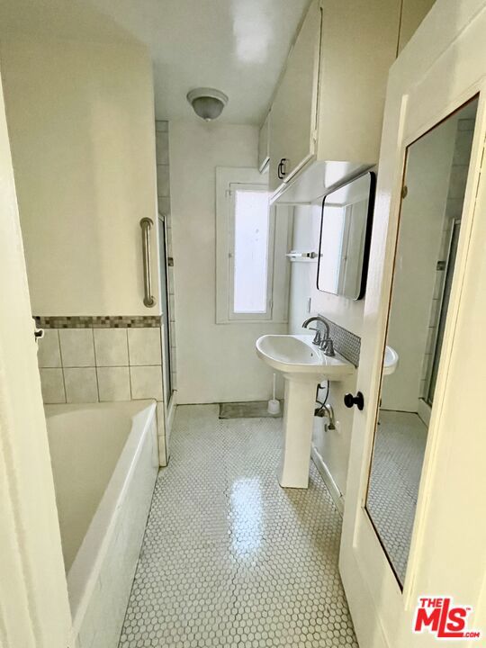1523 W 65th Street Property Photo 8