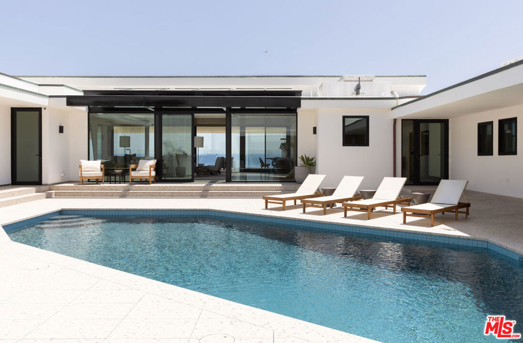 31388 Broad Beach Road Property Photo 1