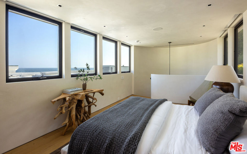 31388 Broad Beach Road Property Photo 17