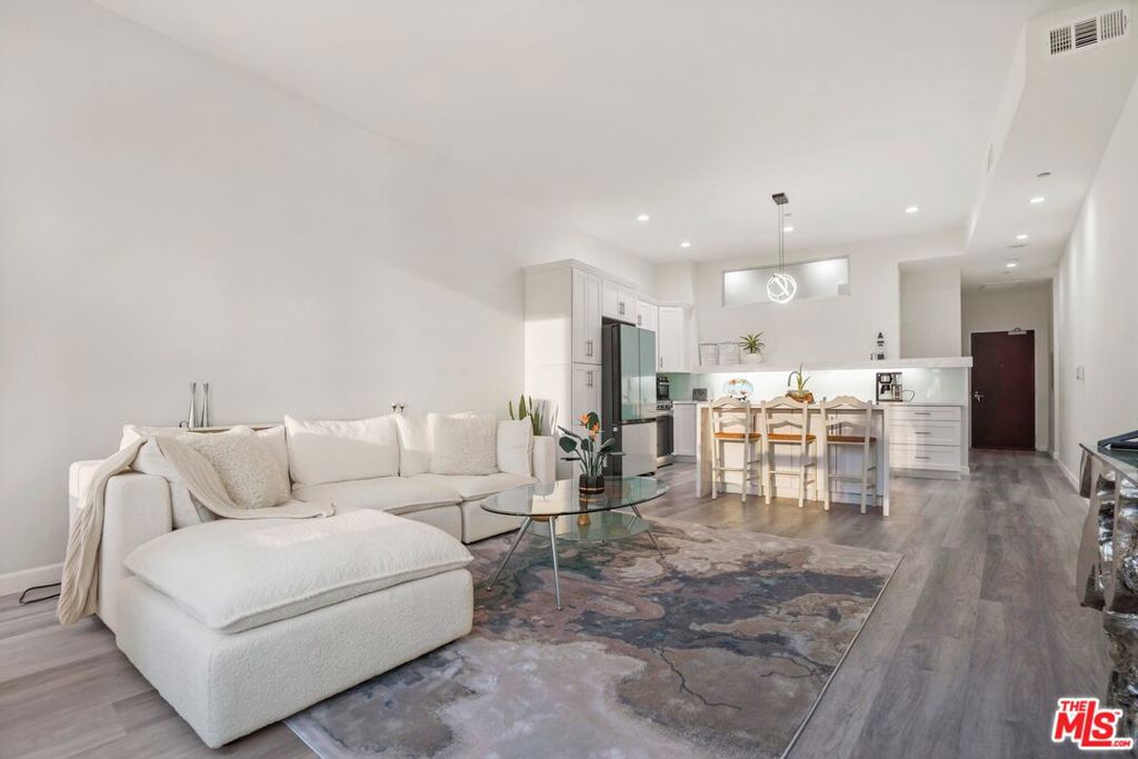 1100 Wilshire Boulevard 3307 Property Photo 1