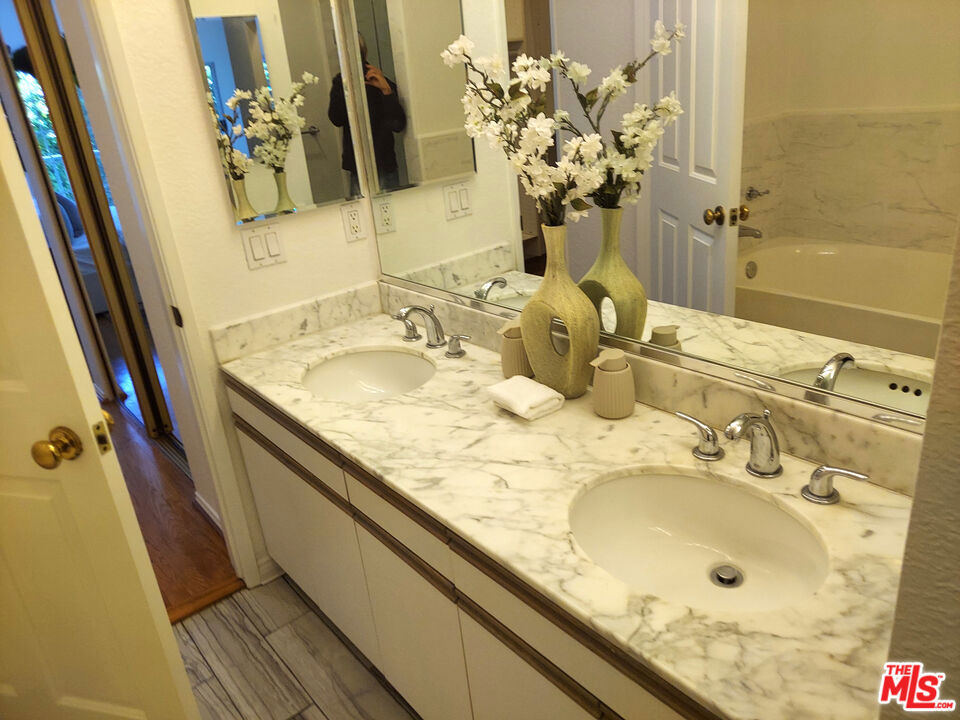 10650 Kinnard Avenue 211 Property Photo 14