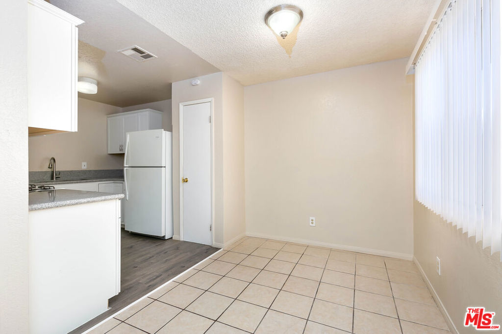 550 E Avenue H14 Property Photo 3