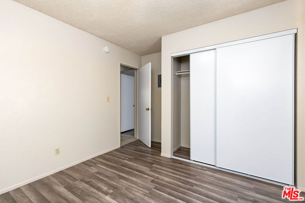 550 E Avenue H14 Property Photo 8