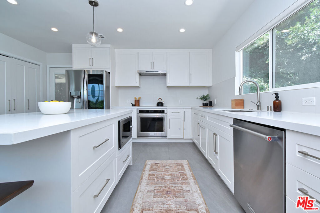 3753 Berry Drive Property Photo 16
