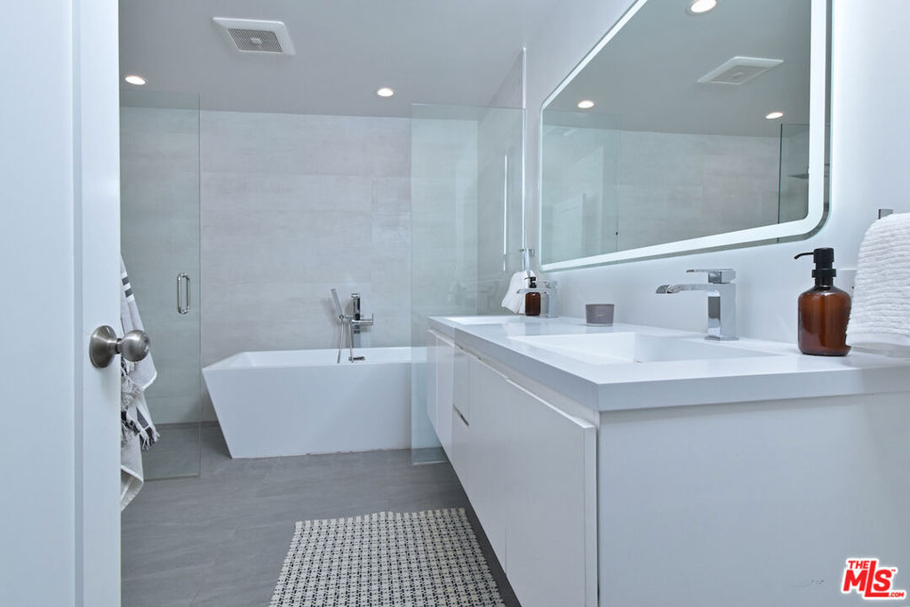 3753 Berry Drive Property Photo 25