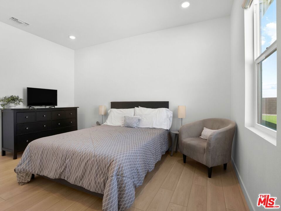6359 Minford Street Property Photo 14