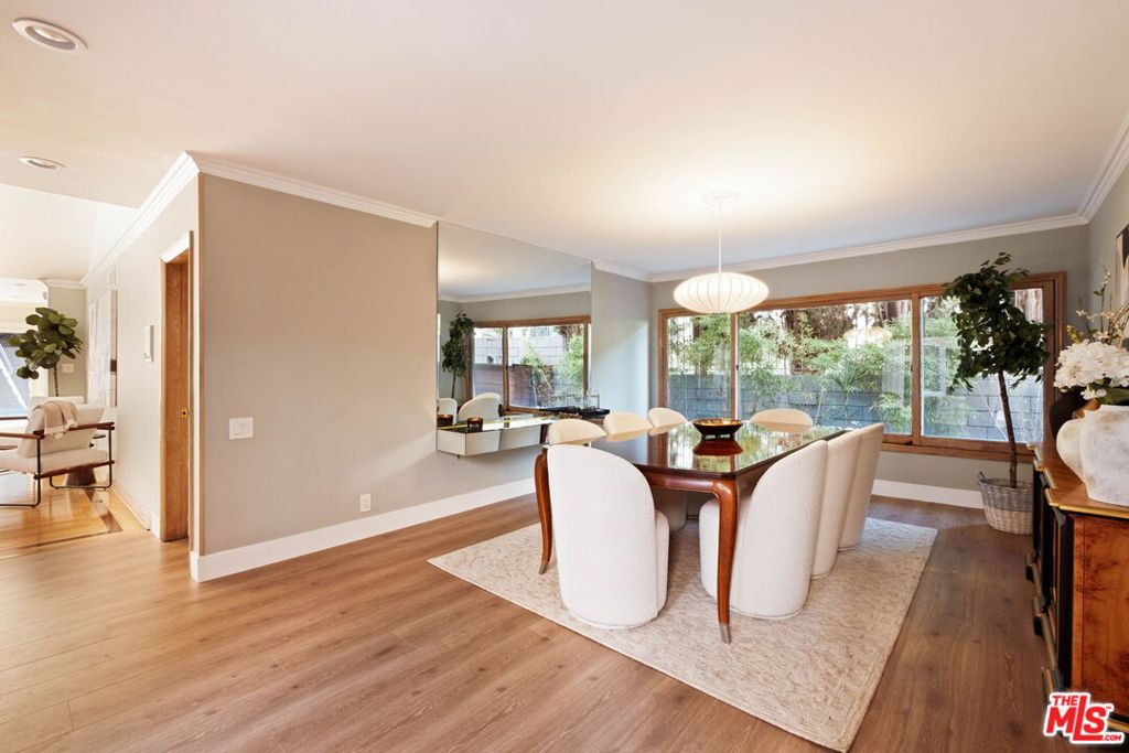 2103 N Hobart Boulevard Property Photo 33