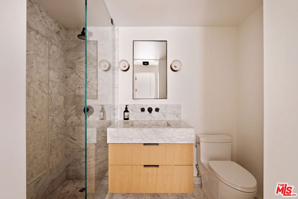 999 N Doheny Drive 807 Property Photo 7