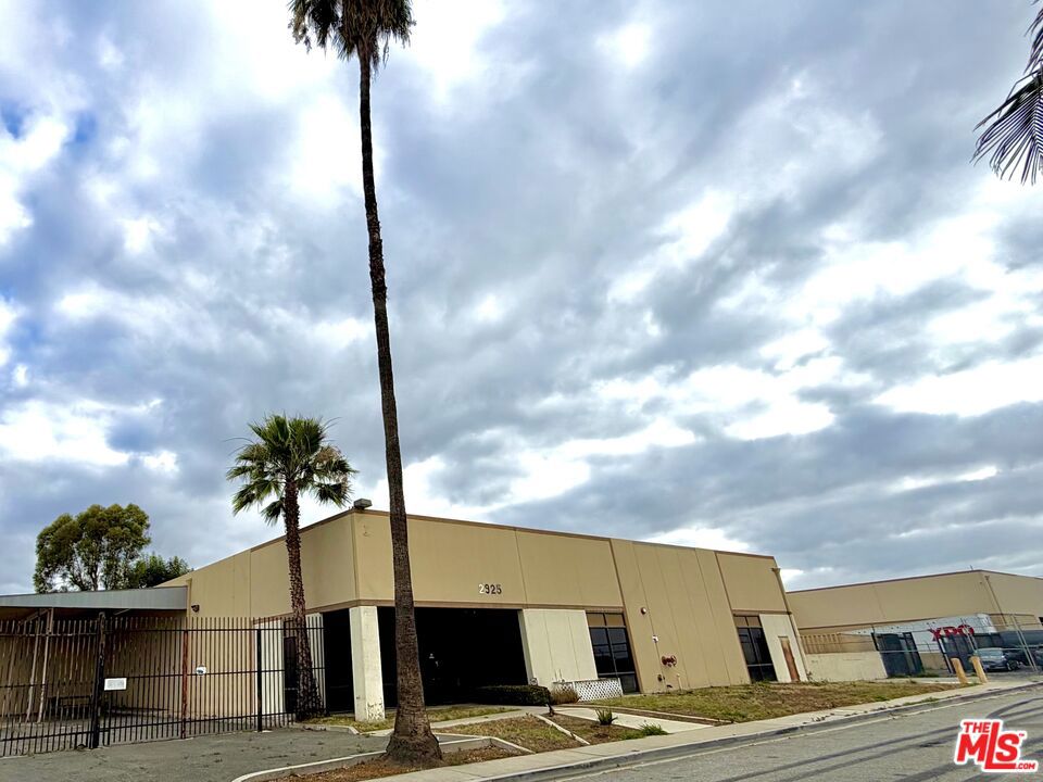 2925 Seaboard Lane Property Photo