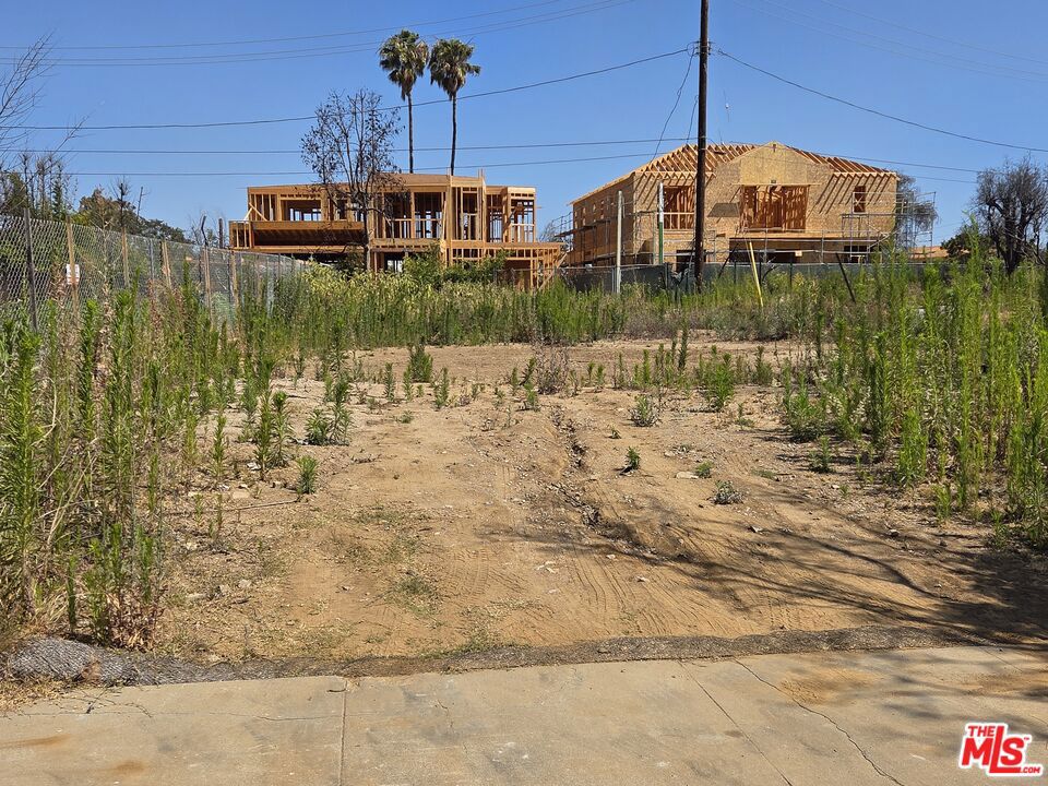 554 Tahquitz Place Property Photo 4