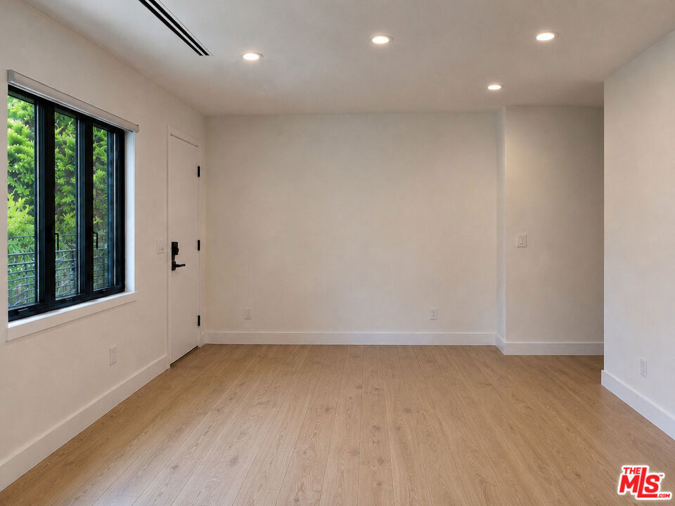 912 N Harper Avenue 1 Property Photo 12