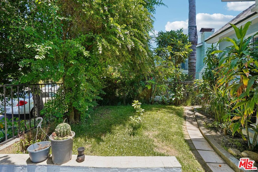1546 W 30th Street Property Photo 5