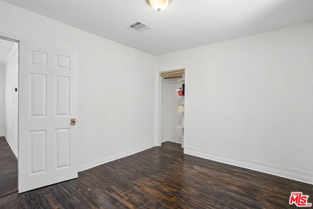 1546 W 30th Street Property Photo 21
