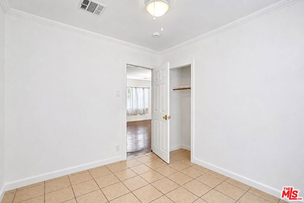 1546 W 30th Street Property Photo 26