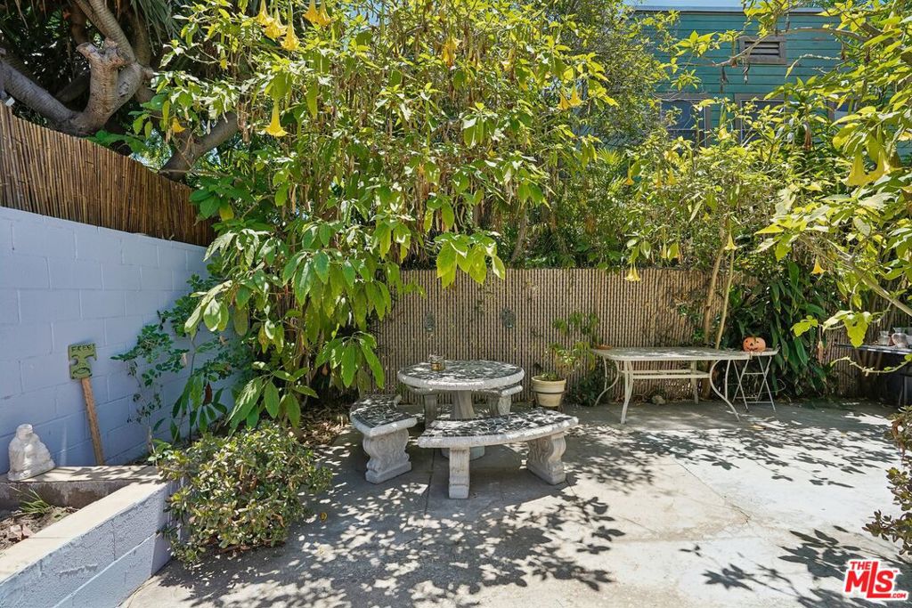 1546 W 30th Street Property Photo 33