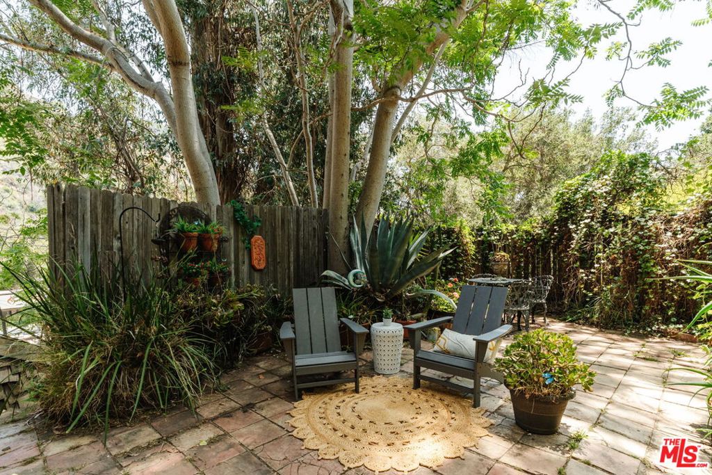 437 Short Trail Property Photo 55