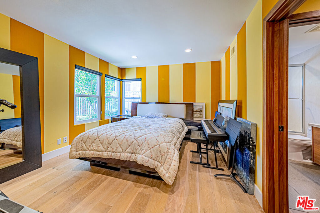 6 Sirius Property Photo 25