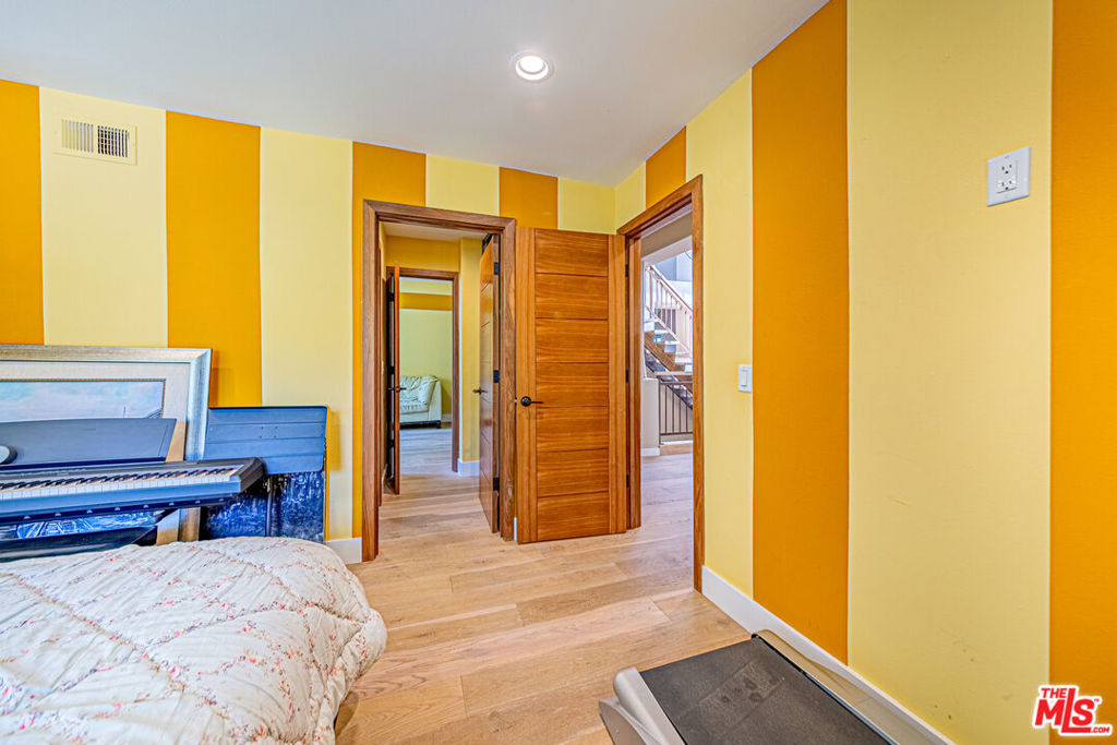 6 Sirius Property Photo 33