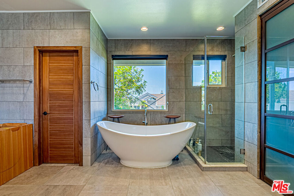 6 Sirius Property Photo 37