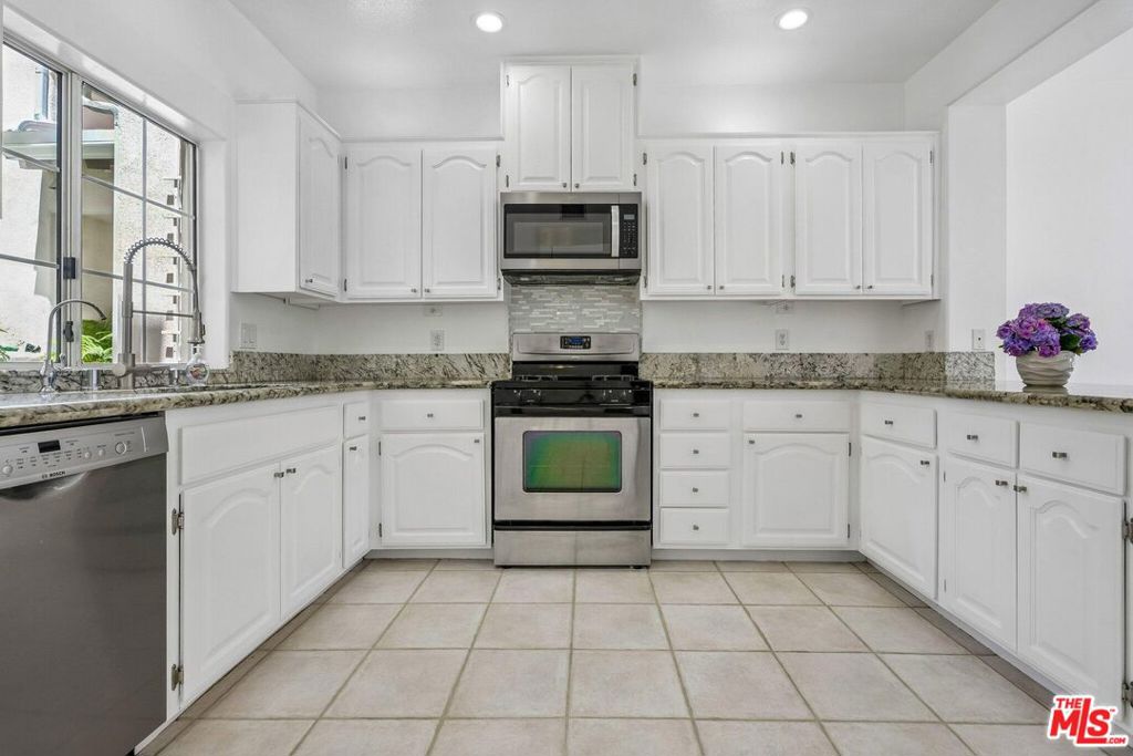 1007 Sunset Oak Circle Property Photo 13