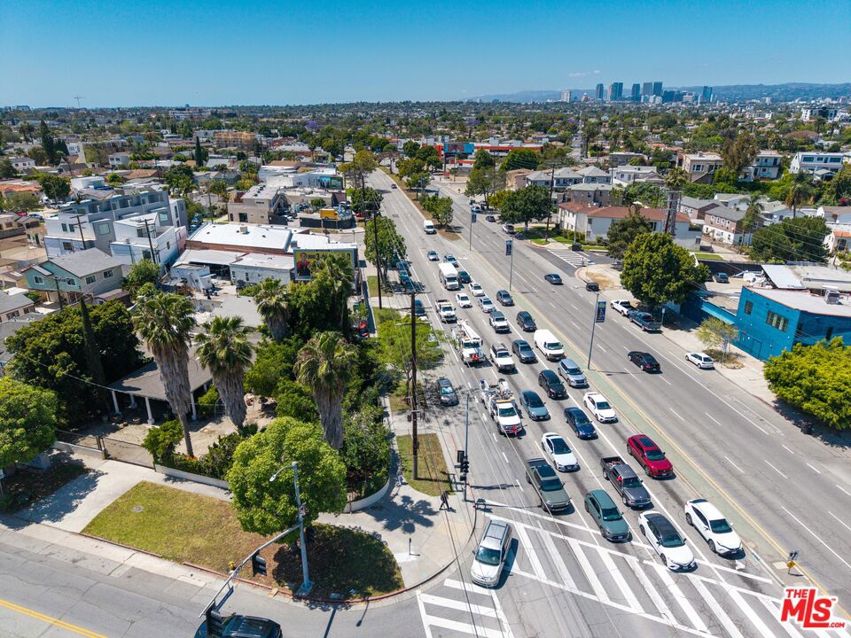 5506 Venice Boulevard Property Photo 3