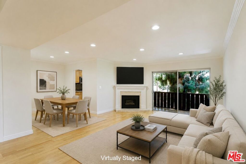 14980 Victory Boulevard 201 Property Photo 1