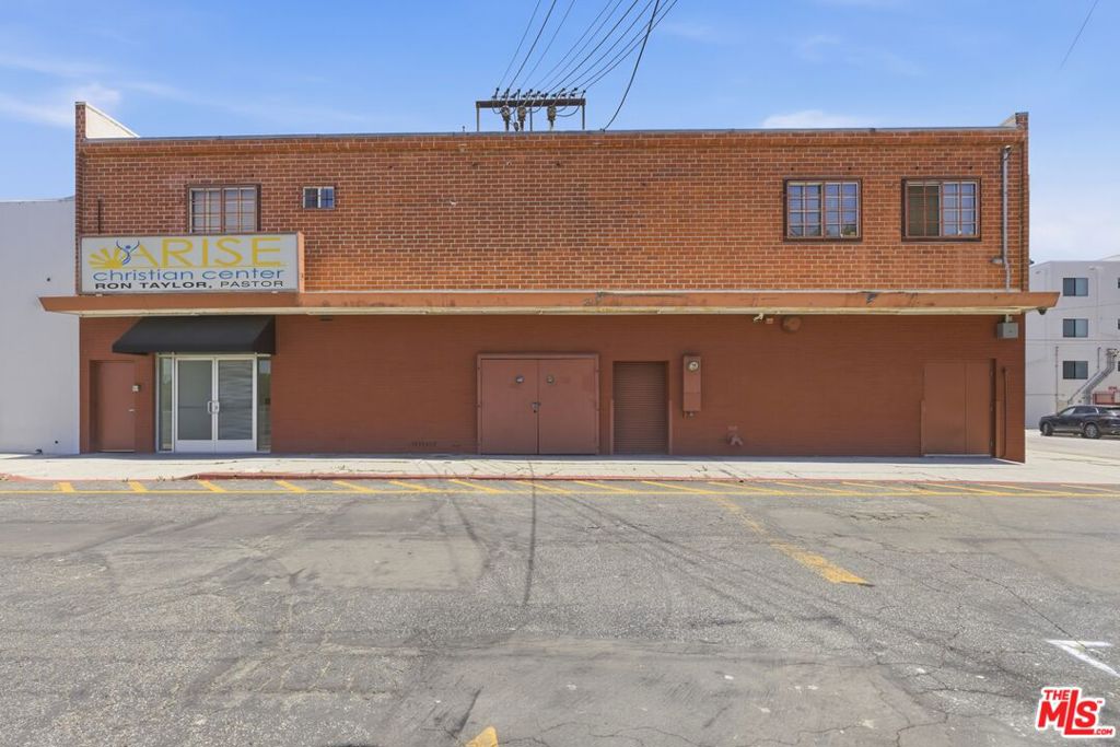 6949 La Tijera Boulevard D Property Photo 1