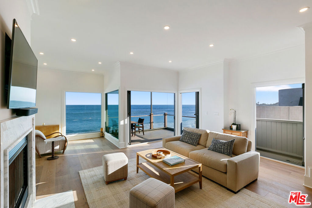 22630 Pacific Coast Highway 1 Property Photo 2