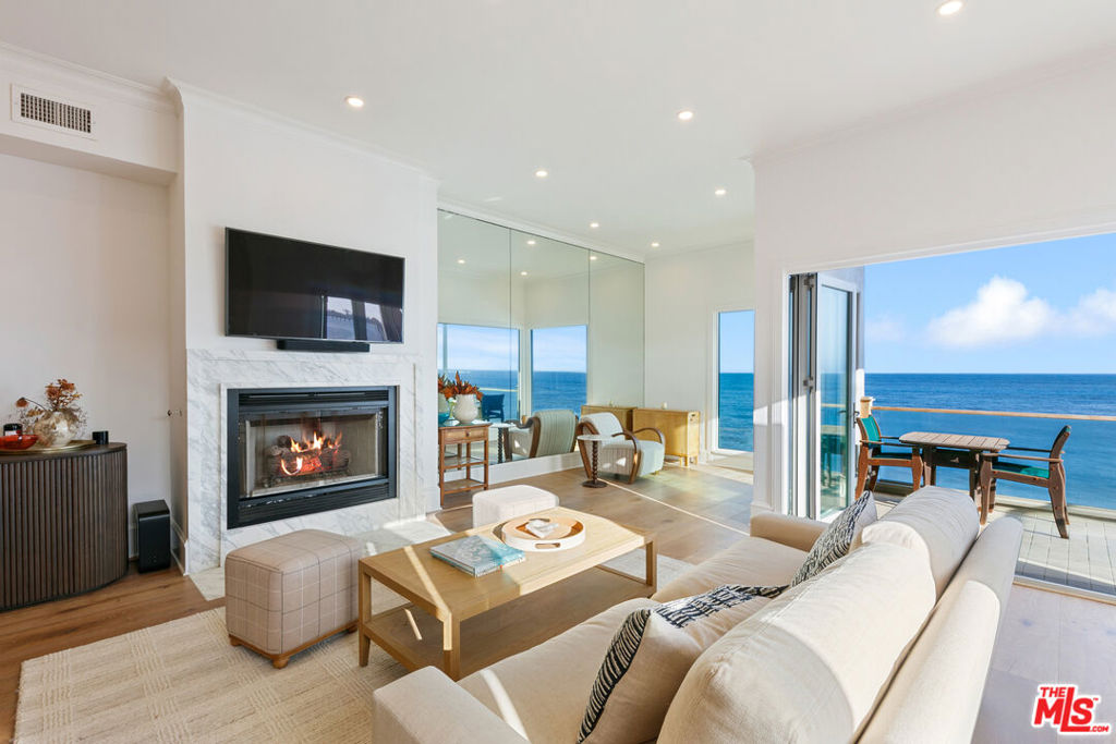 22630 Pacific Coast Highway 1 Property Photo 3