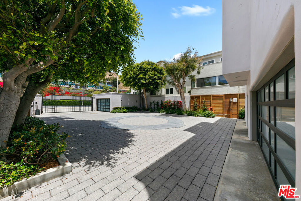 22630 Pacific Coast Highway 1 Property Photo 5