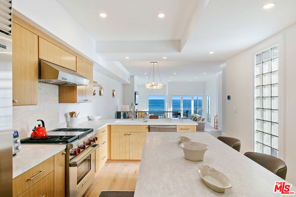 22630 Pacific Coast Highway 1 Property Photo 12