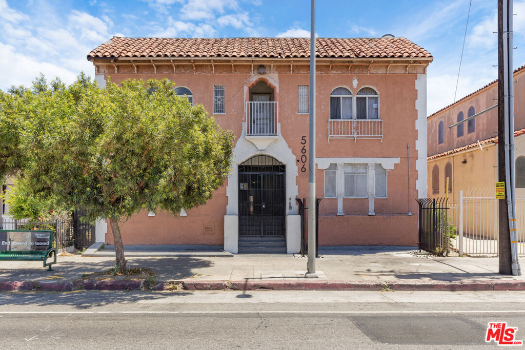 5606 S Figueroa Street Property Photo 1