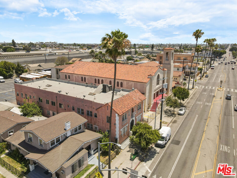 5606 S Figueroa Street Property Photo 12