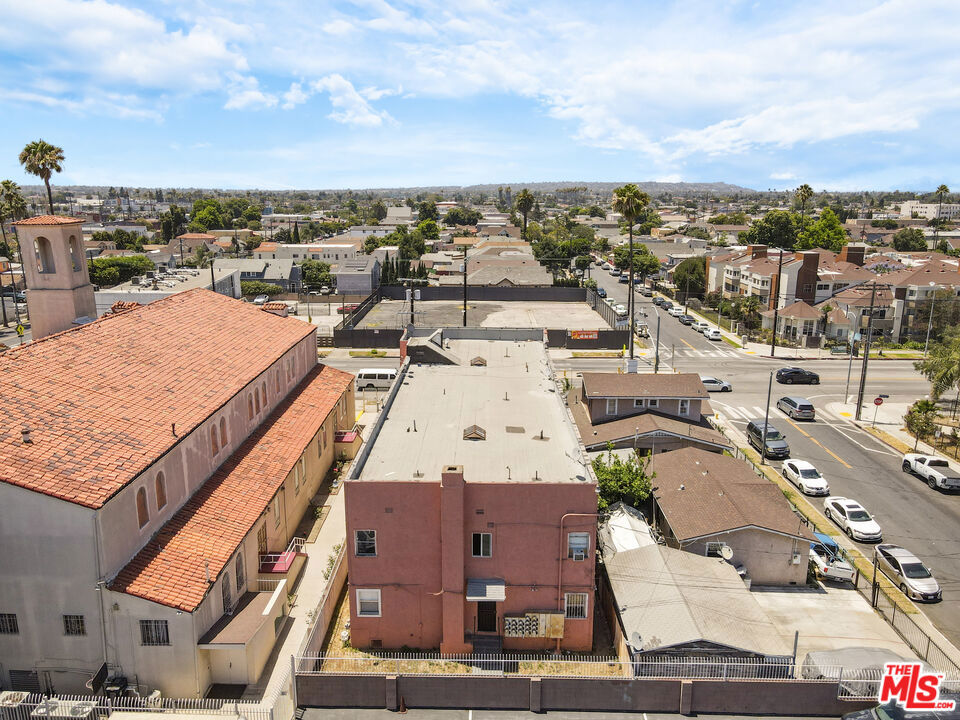 5606 S Figueroa Street Property Photo 13