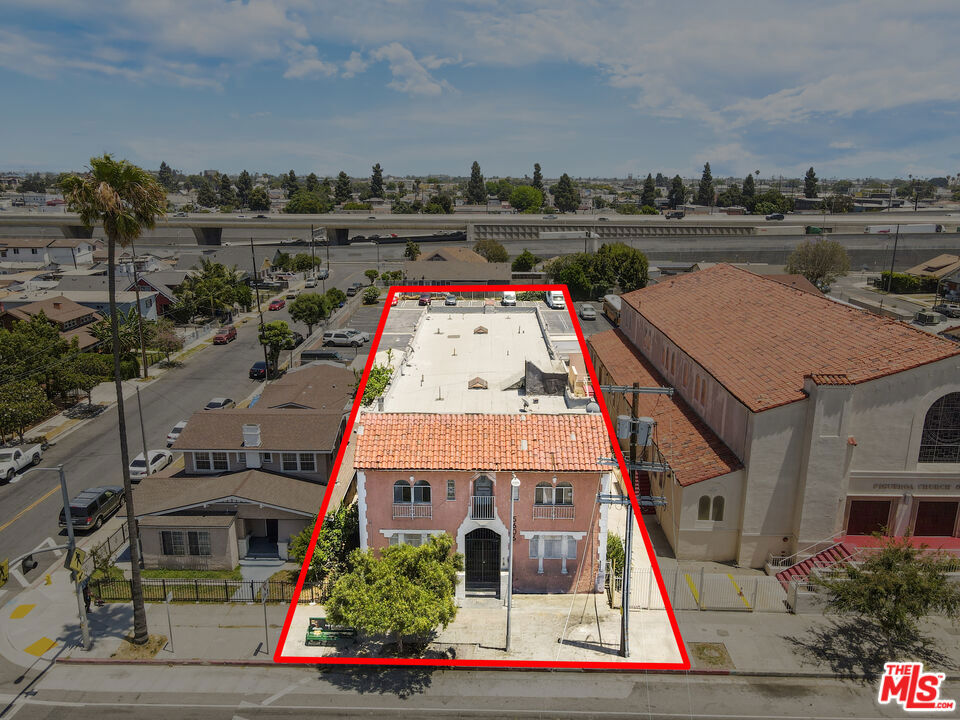 5606 S Figueroa Street Property Photo 17